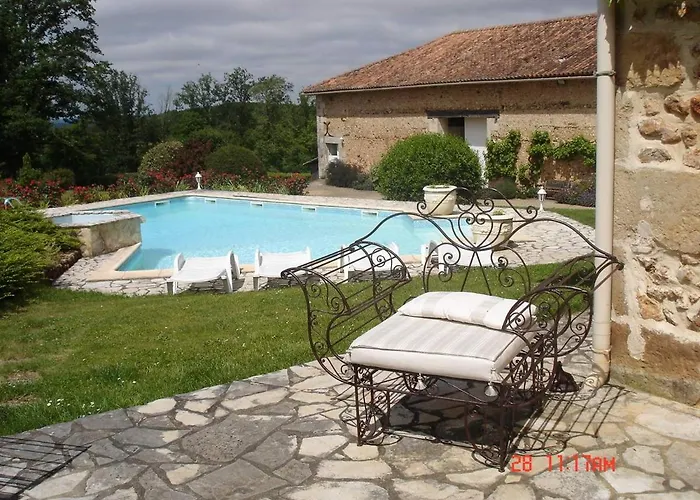 4 Personnes Situe Aux Portes Du Perigord Apartment *